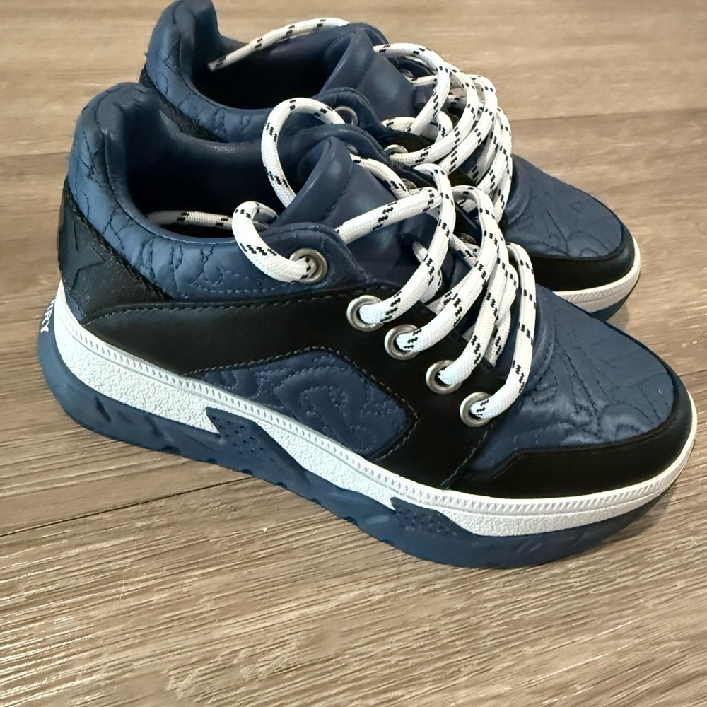 Burberry Kids Sneakers in Blue and Black